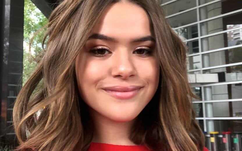 Maísa cai