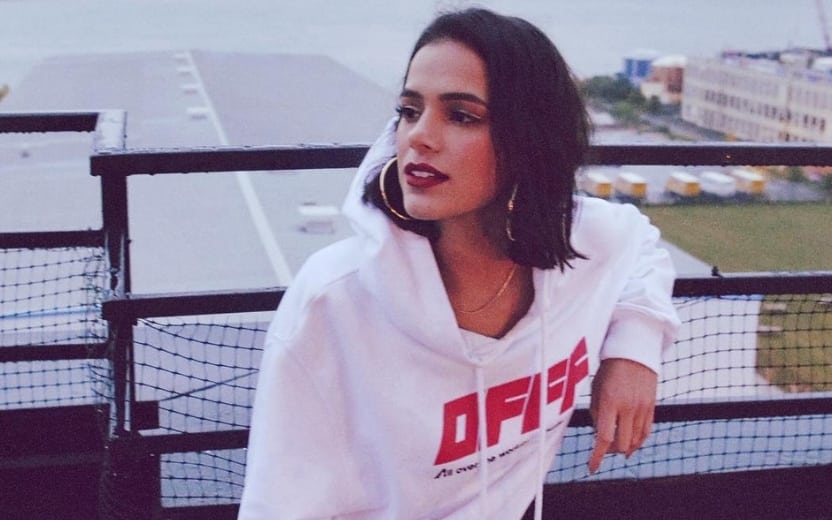 Bruna Marquezine é leonina