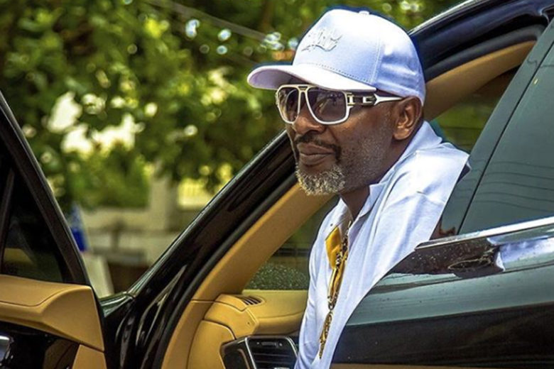 Morre Mr. Catra