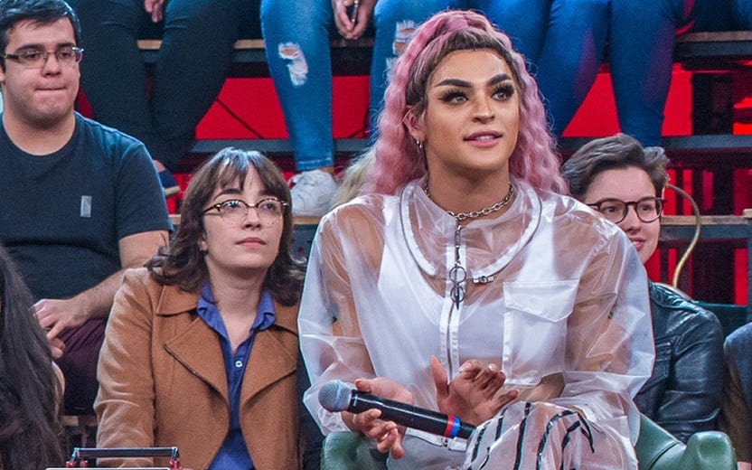 Pabllo Vittar se emocionou no Altas Horas