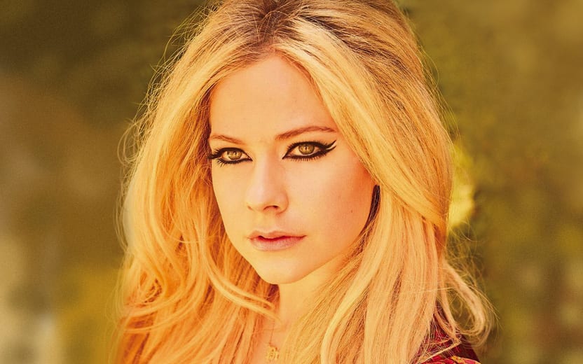 Avril Lavigne fala sobre teorias da conspiração Clipe da Avril Lavigne