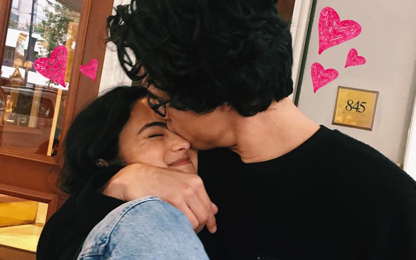 Camila Mendes responde fã