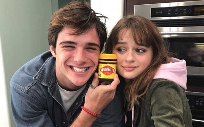 joey king e jacob elordi de A Barraca do Beijo