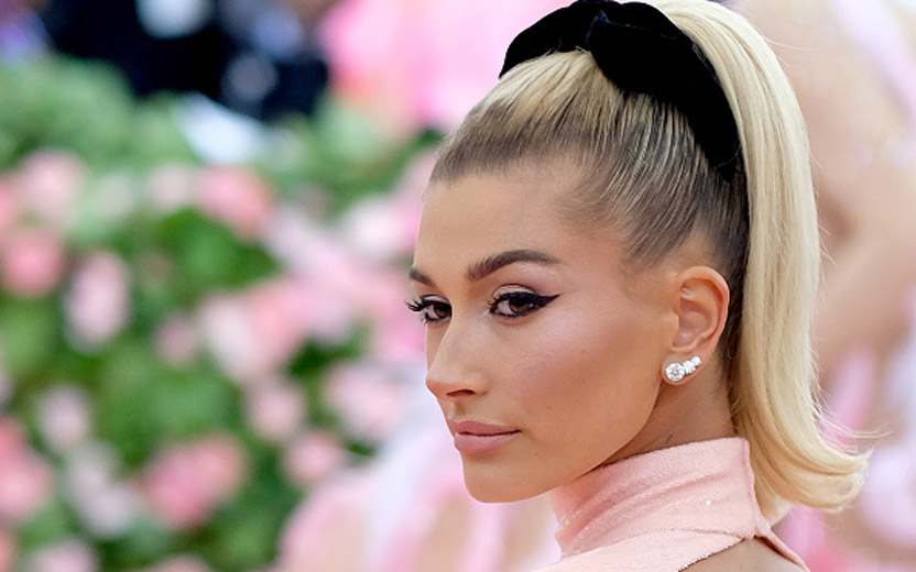 TikToker revela encontro desagradável com Hailey Baldwin e modelo se desculpa com mensagem fofa!