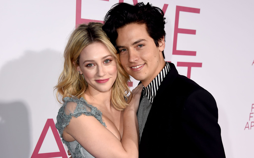 lili reinhart e cole sprouse