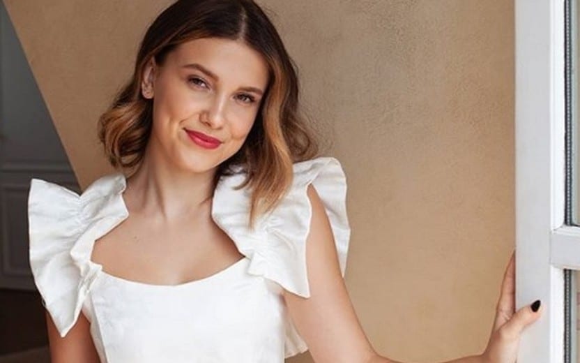 Após polêmica com "make fake", Millie Bobby responde: "não sou expert"