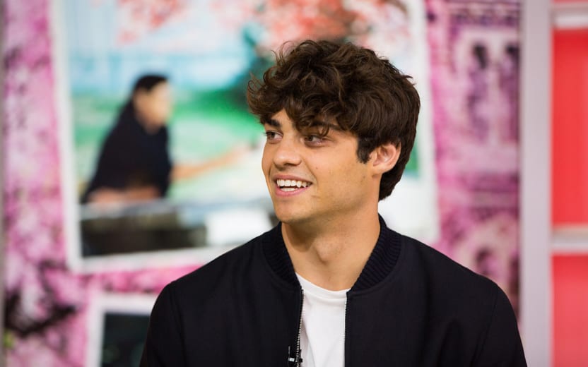 cabelo de Noah centineo