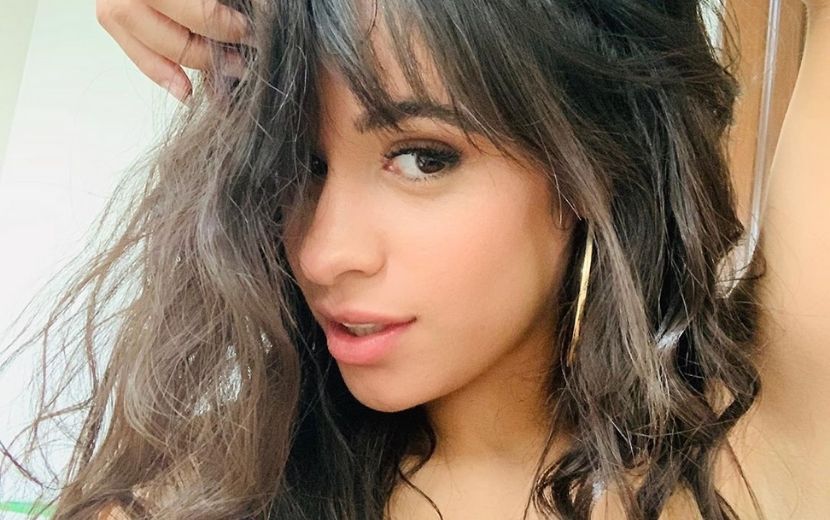 Camila Cabello está com looks incríveis em fotos inéditas do clipe de “My Oh My”