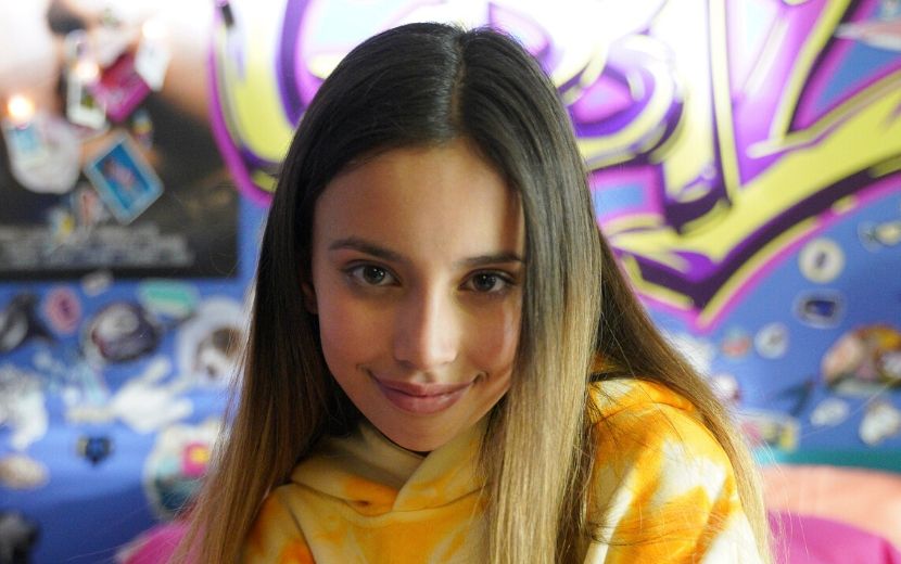 Conheça Kylie Cantrall, a estrela Disney da série Babá de Aliens