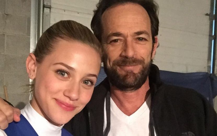 Lili Reinhart revela sonho com Luke Perry, de Riverdale, e nós estamos chocadas!
