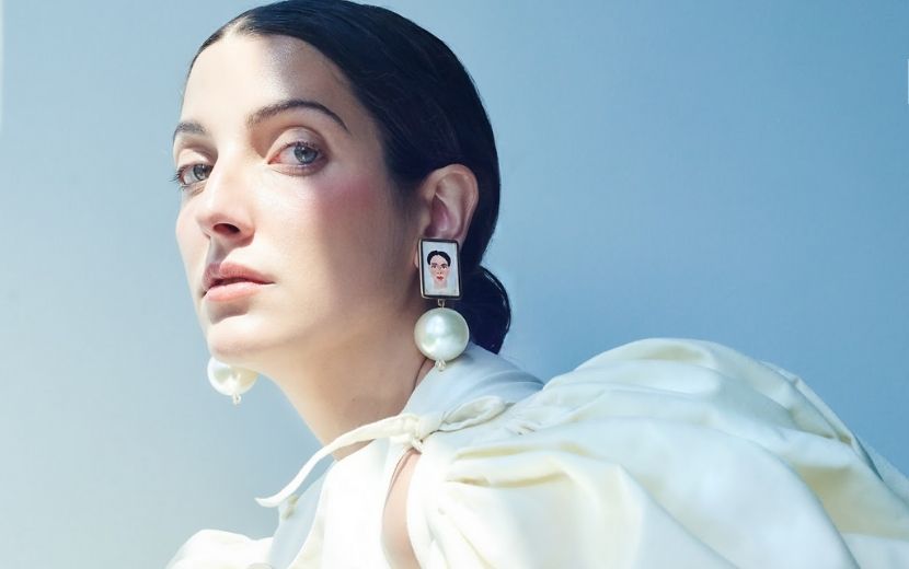Clarice Falcão lança novo single; vem ouvir "Pra Ter o que Fazer"!
