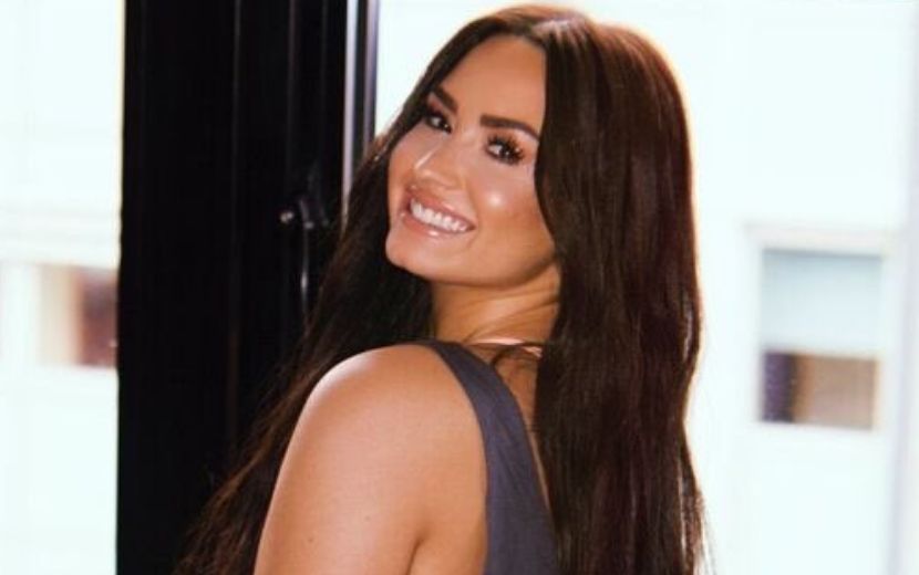 Durante a quarentena, Demi Lovato aparece sem querer em live do suposto namorado