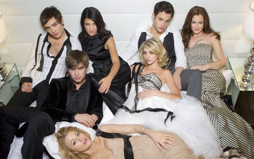 Atores de "O Mundo Sombrio de Sabrina" e "Pretty Little Liars" farão parte do reboot de "Gossip Girl"