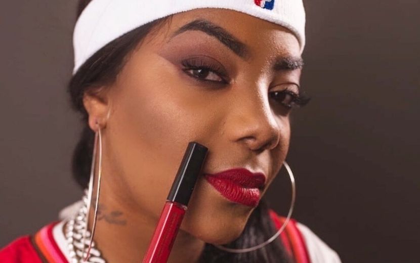 Ludmilla é chama de doidona maconheira e rebate: "Invejoso inventando coisas"