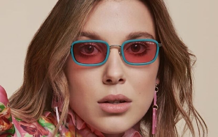 Millie Bobby Brown canta Imagine e esfrega talento na cara dos haters!