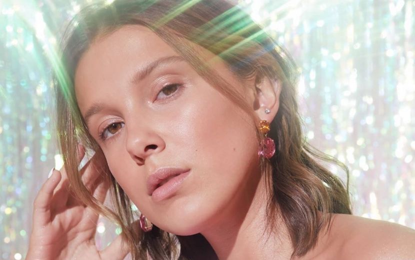 Polêmica! Em nova foto, Millie Bobby Brown é acusada de se apropriar da cultura preta