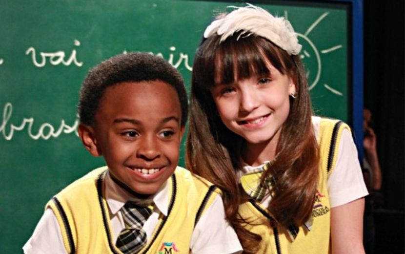 Maria Joaquina e Cirilo? Larissa Manoela e Jean Paulo recriam cena de Carrossel!