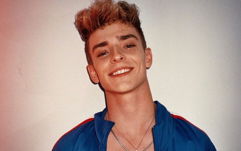 Após ser atacado por fãs de K-Pop, Josh Beauchamp do Now United deixa o Twitter