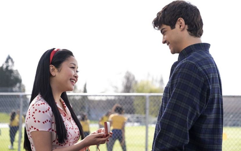 Lana Condor e Noah Centineo leem cena de “Para Todos Os Garotos 3” em live beneficente