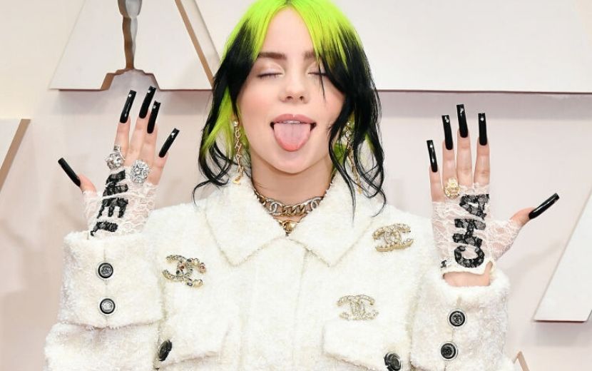 Billie Eilish ganha primeiro videoclipe do mundo após atingir 1 bilhão de visualizações com "Bad Guy"
