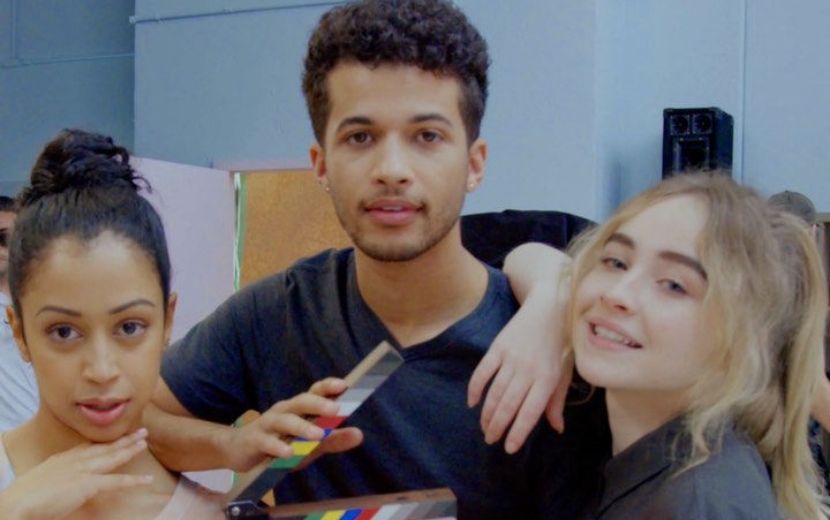 Comédia musical da Netflix com Sabrina Carpenter, Jordan Fisher e Liza Koshy ganha data de estreia