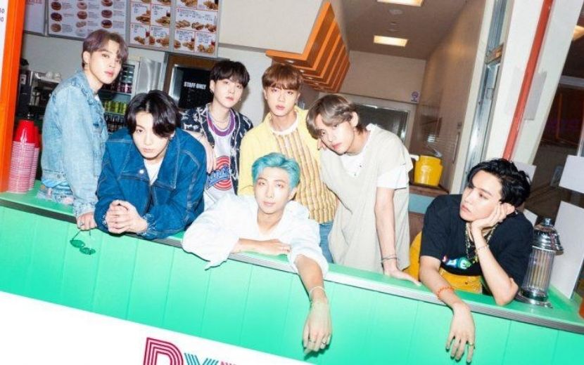 Pela segunda semana seguida, BTS permanece em #1 na Billboard Hot 100 com "Dynamite"