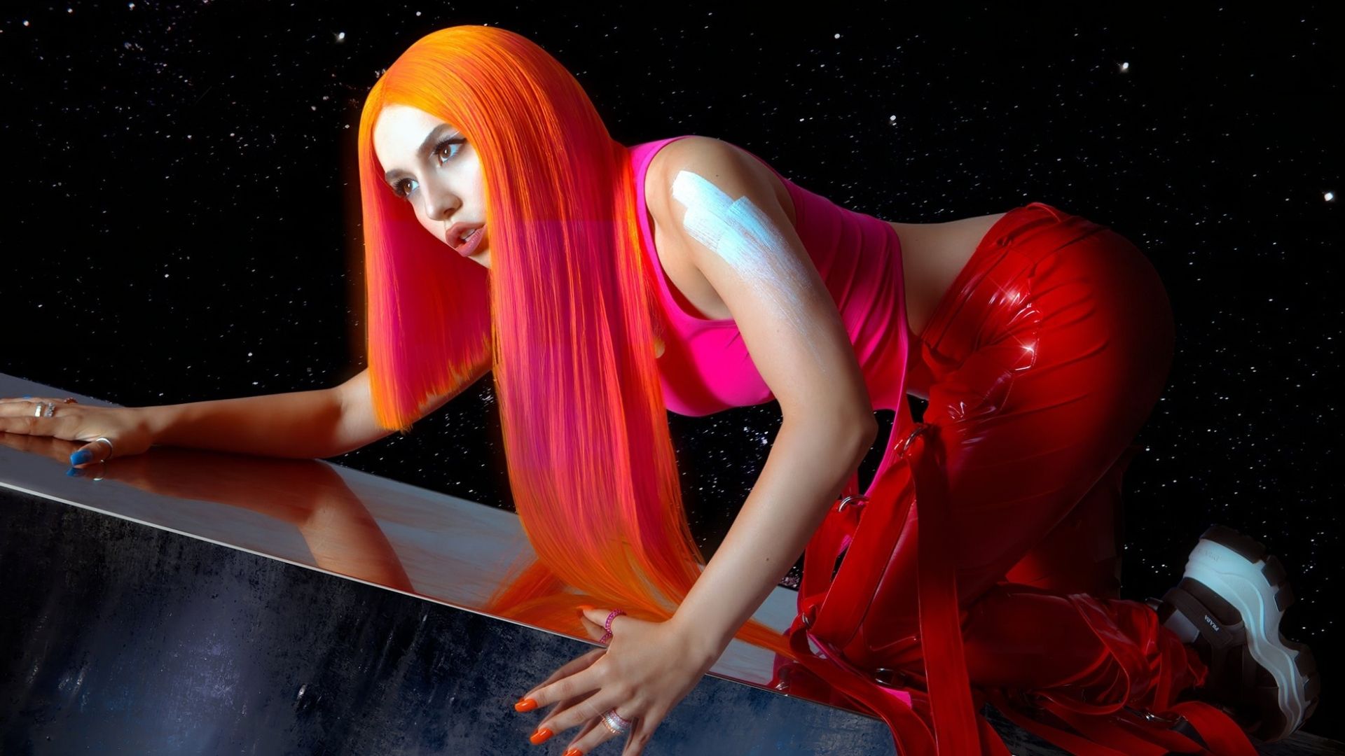 “Heaven & Hell”: Ava Max ganha as ruas do Rio de Janeiro com divulgação intensa de novo álbum!