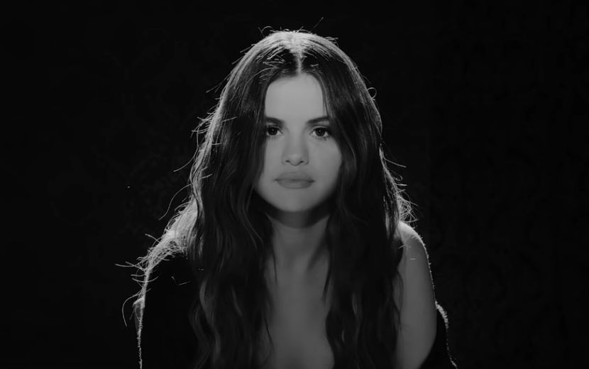 Selena Gomez revela ter músicas "sombrias" que renderiam um álbum especial