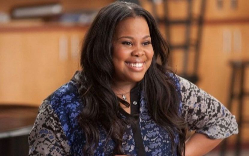 Amber Riley, atriz de "Glee", é atacada por apoiador de Donald Trump: "Racistas"