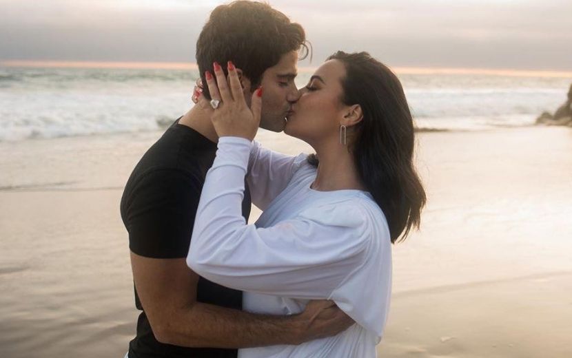 Demi Lovato teria devolvido anel de noivado a Max Ehrich, diz site