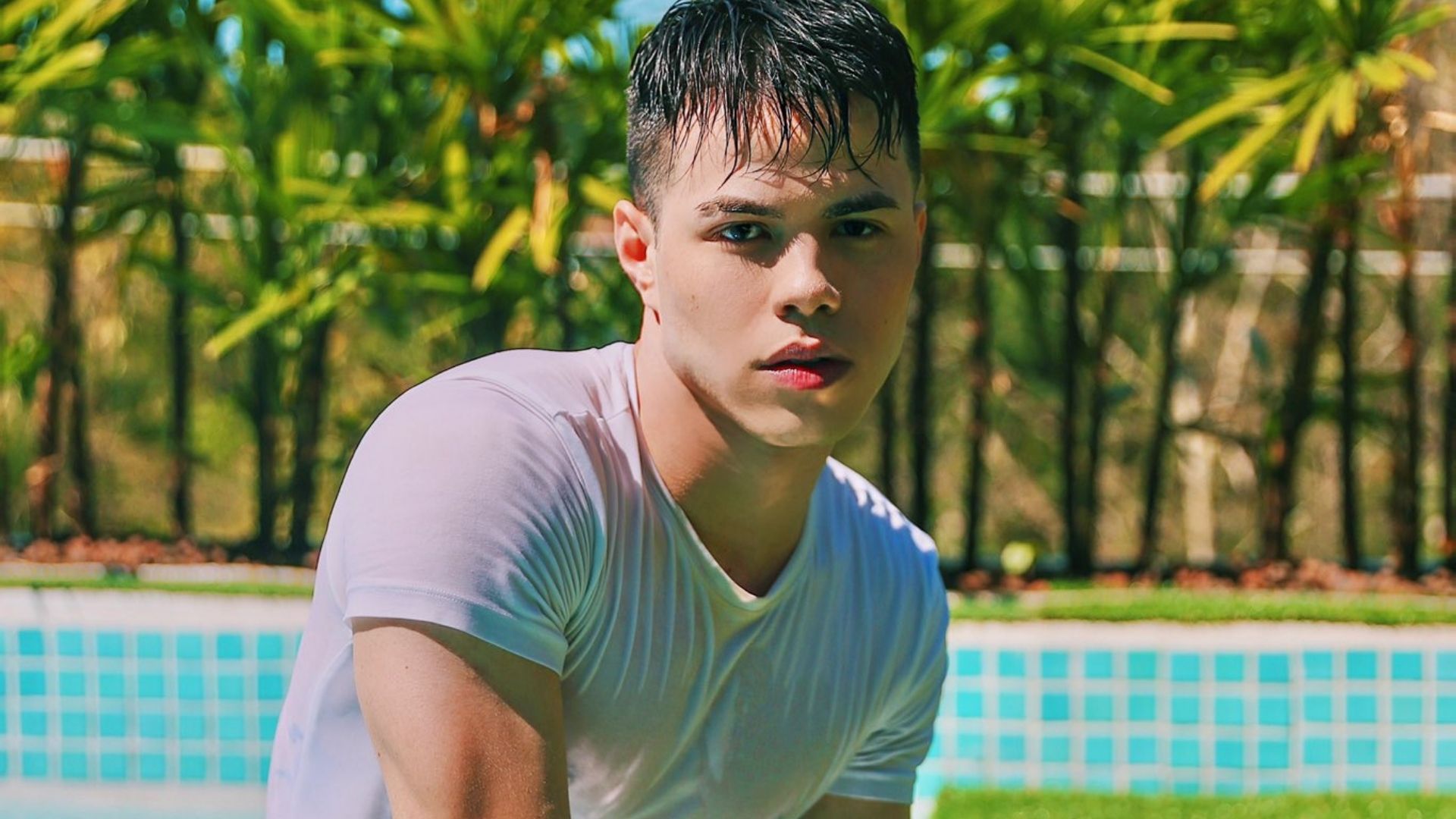 Gustavo Rocha revela ser LGBT+ em vídeo de tirar o fôlego - veja!