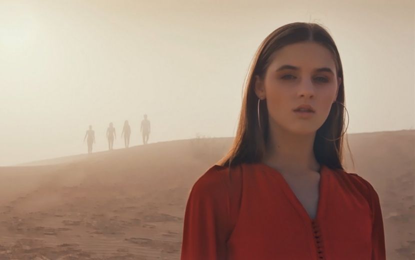 "Golden", do Now United, ganha clipe com coreografia no meio do deserto