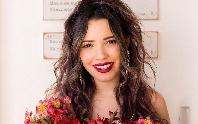 Youtuber Taciele Alcolea anuncia segunda gravidez: "Tanta felicidade que não cabe aqui"