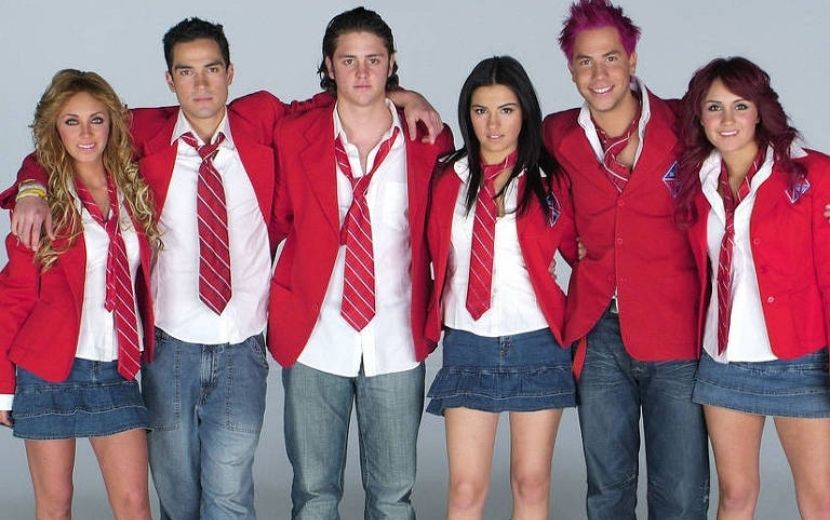 Em primeira live de bastidores, RBD revela detalhes do cenário que será utilizado no reencontro