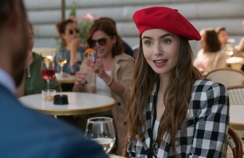 OMG! Netflix confirma a segunda temporada de "Emily in Paris"!