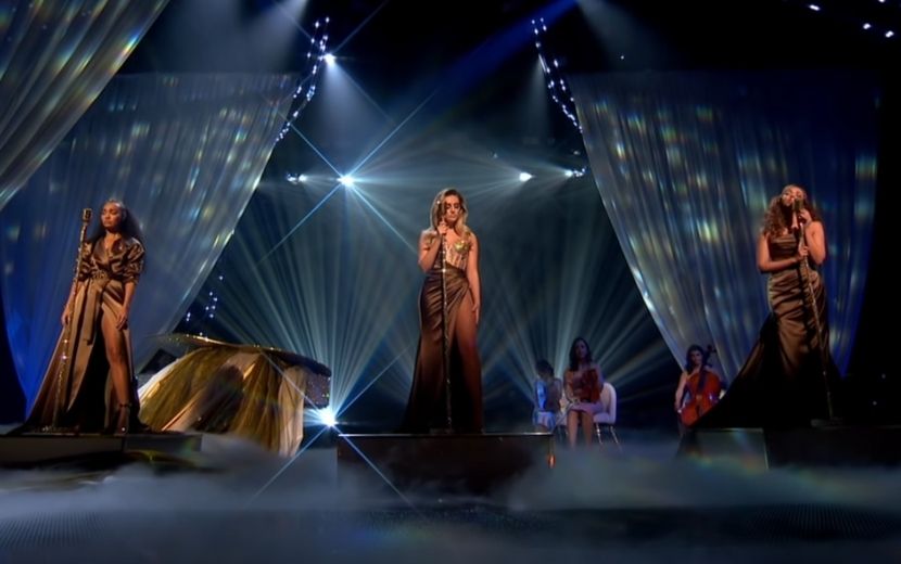 Little Mix faz performance emocionante da música "Secret Love Song"