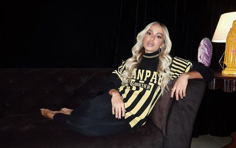 Fãs registram trechos da performance de Anitta no Rio de Janeiro para o Grammy Latino