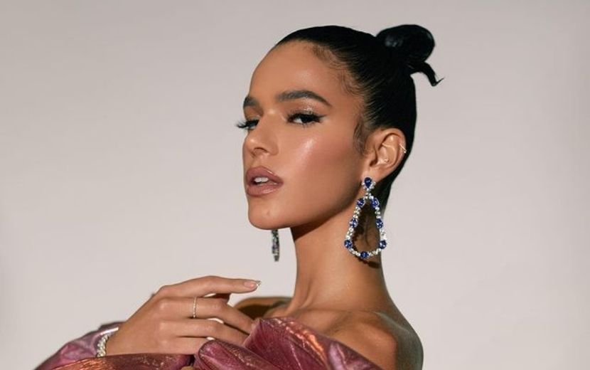 Bruflix: Netflix confirma contratação de Bruna Marquezine em vídeo com presença de diversas séries do streaming