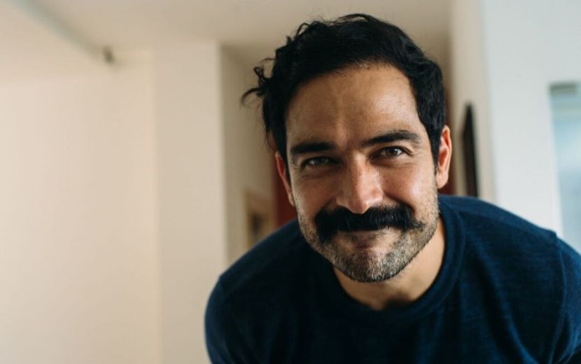 Alfonso Herrera, do RBD, anuncia nascimento do segundo filho com foto divertida
