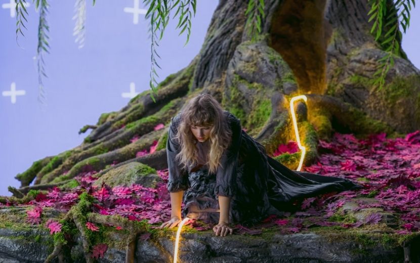 Taylor Swift lança nova versão de "Willow" com vídeo mostrando os bastidores do clipe