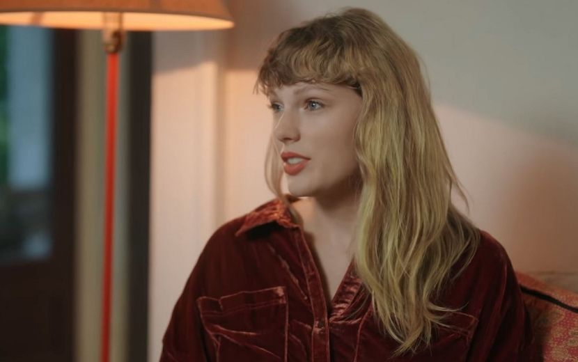 Em meio aos rumores de noivado, Taylor Swift chama Joe Alwyn de namorado em entrevista
