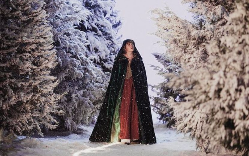 Com clipe conectando narrativas, Taylor Swift lança álbum "irmão" de Folklore, Evermore