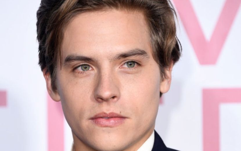 Depois de brilhar em "After", Dylan Sprouse estará na nova série da HBO, "The Sex Lives Of College Girls""