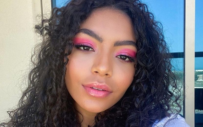 Any Gabrielly, do Now United, ganha indenização do Twitter após receber ameaças na rede