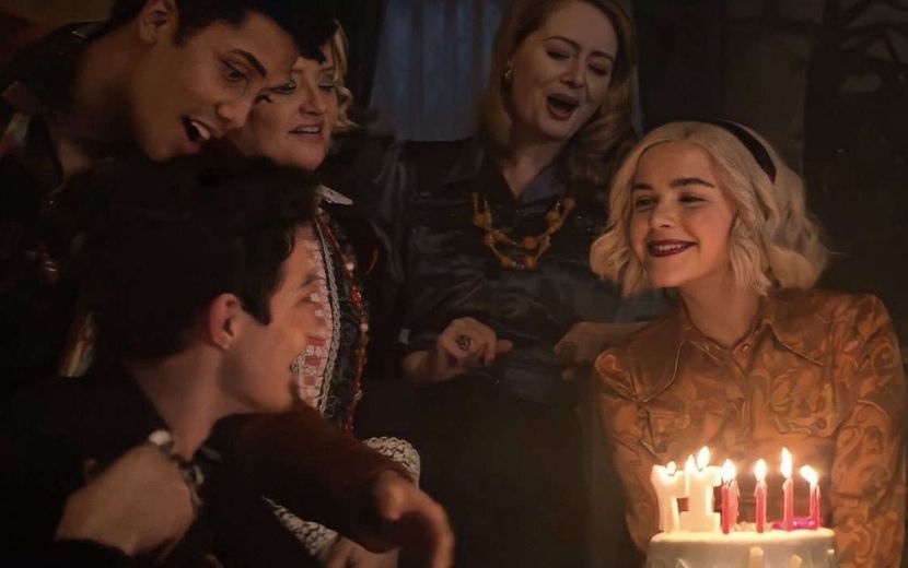 Elenco de "Mundo Sombrio de Sabrina" dá detalhes da cena "Maria Sangrenta"