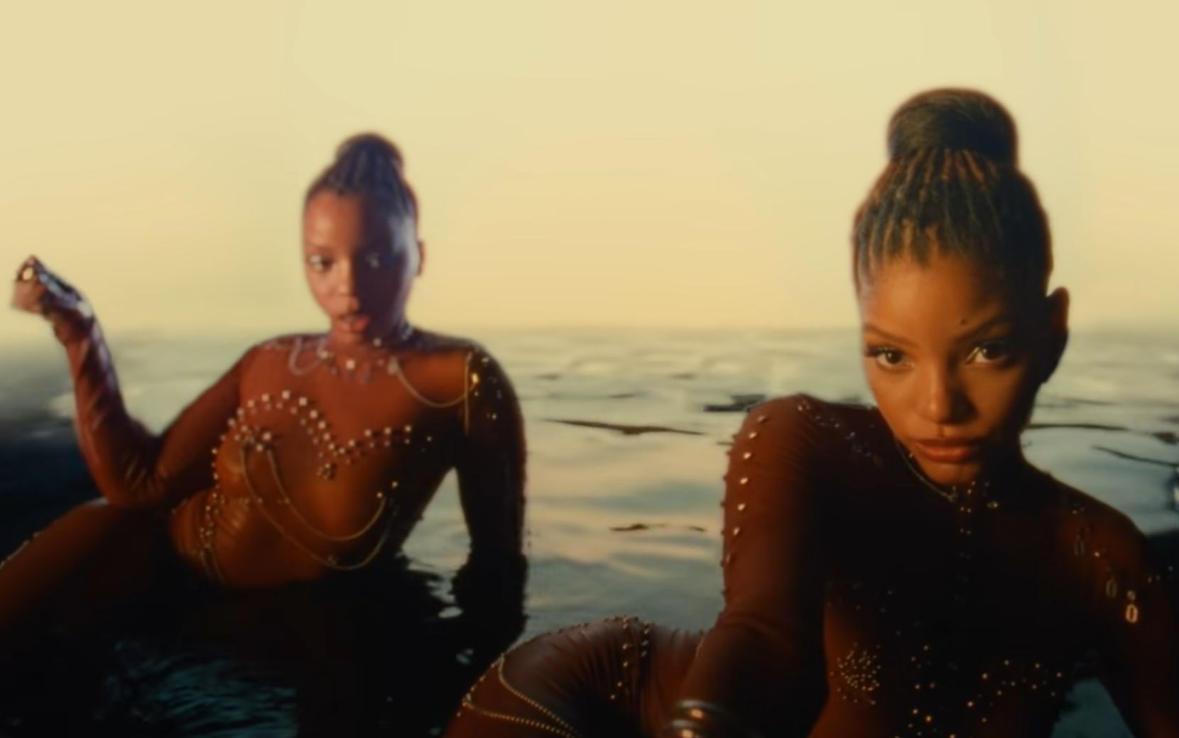 Chloe x Halle divulgam clipe do single "Ungodly Hour" e anunciam lançamento do álbum "Ungodly Hour: Chrome Edition"
