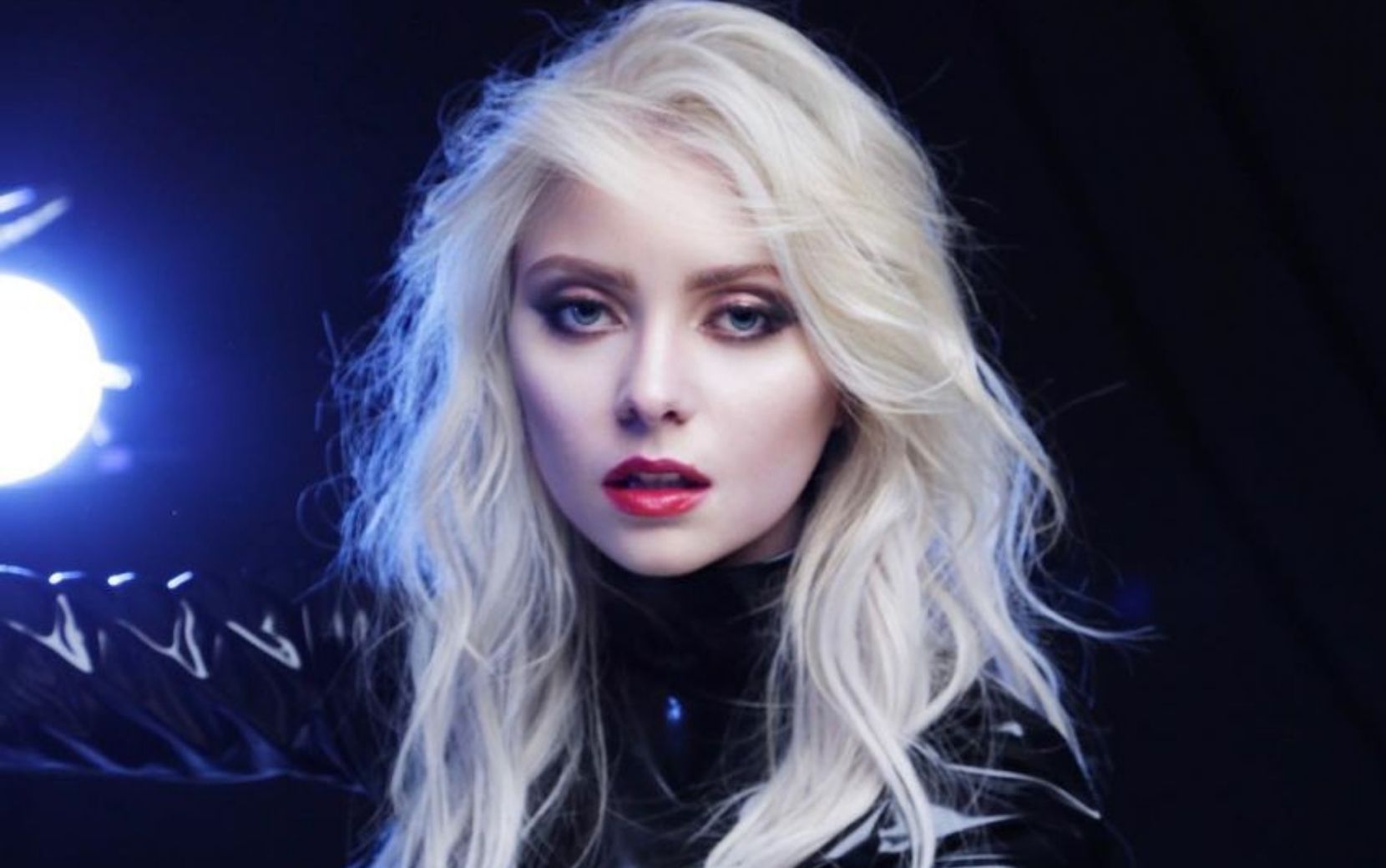 Taylor Momsen, atriz de "Gossip Girl", conta história de depressão e abuso de drogas