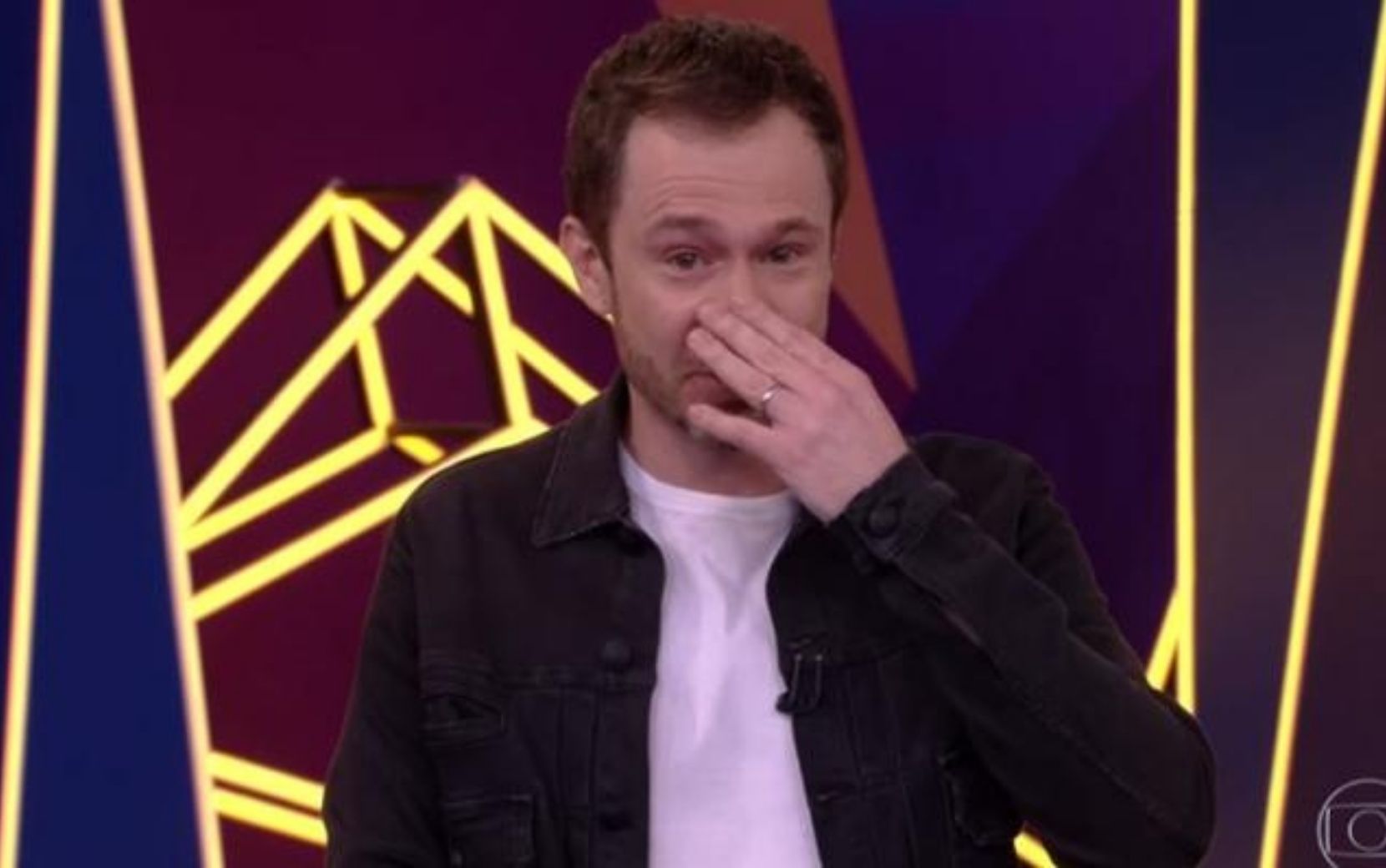 BBB21: jornalista questiona choro de Tiago Leifert ao falar de Lucas: "Matou e agora manda flores"