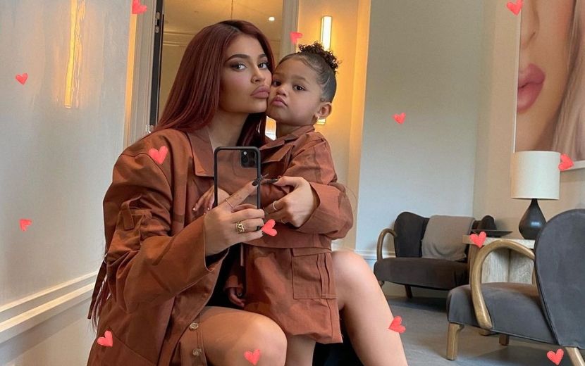 Kylie Jenner celebra aniversário de Stormi com surpresa e o vídeo mais fofo que você vai ver hoje