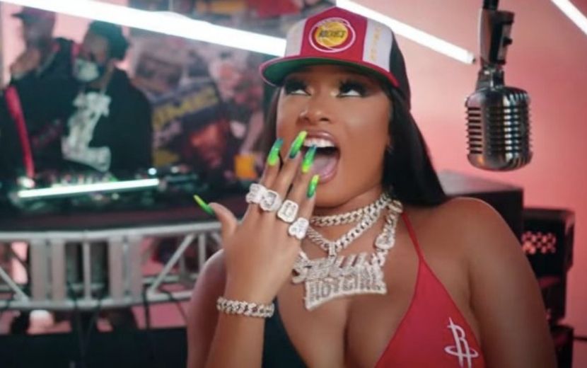 Comemorando 26 anos, Megan Thee Stallion lança clipe da inédita "Southside Forever Freestyle"